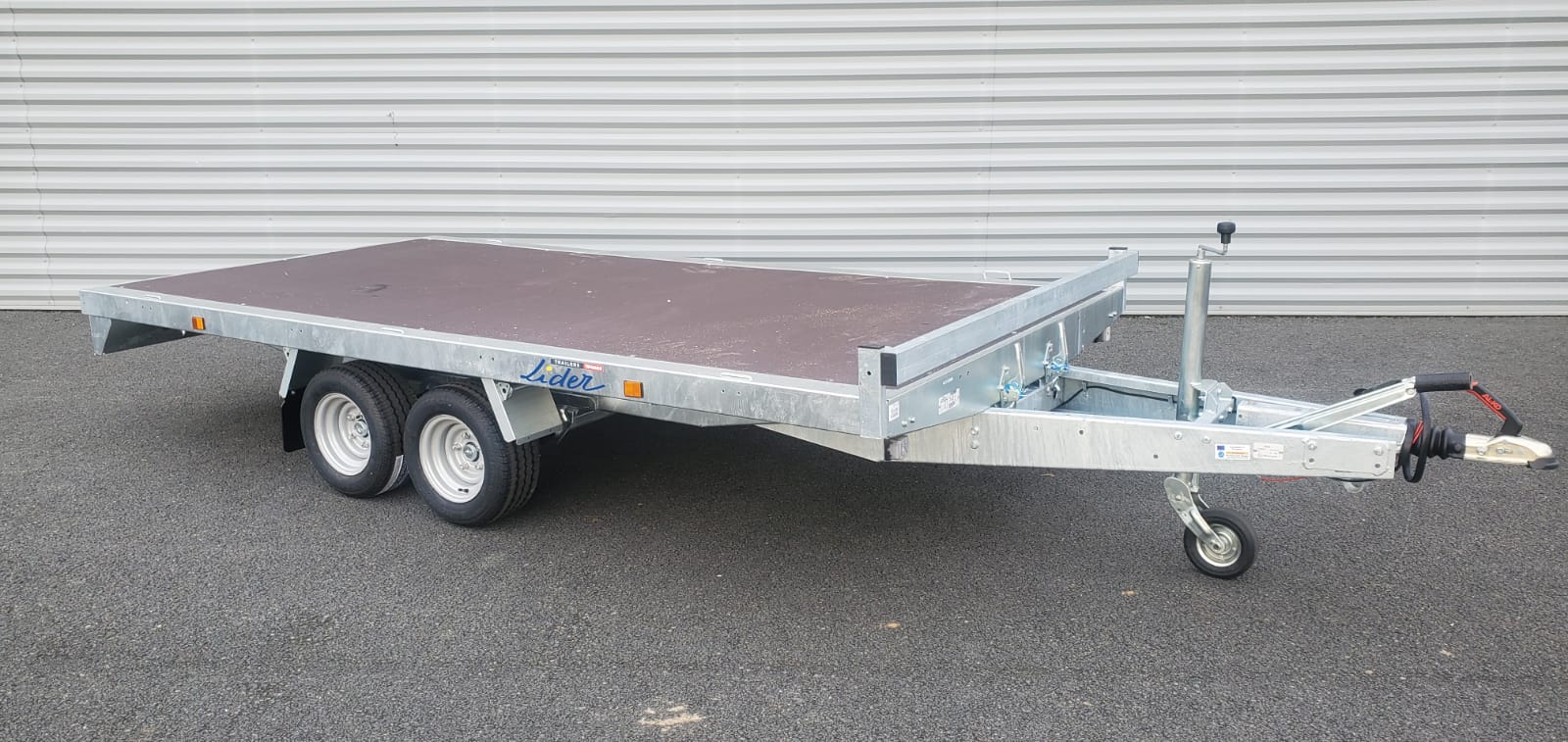 Lire la suite à propos de l’article Remorque Lider plateau roue dessous 34632 / 2899  € TTC