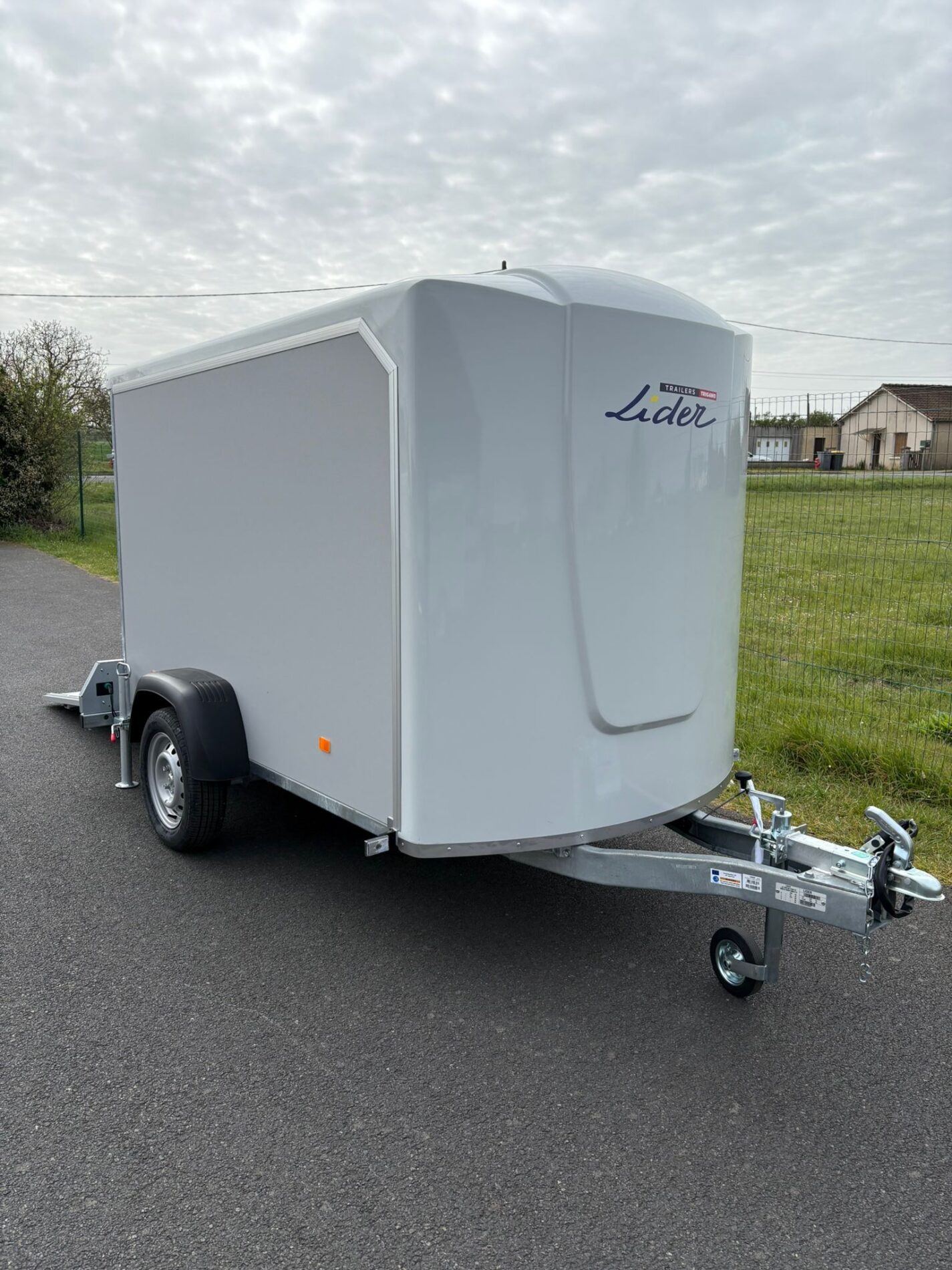 Lire la suite à propos de l’article Remorque lider fourgon 45920    3390 € ttc