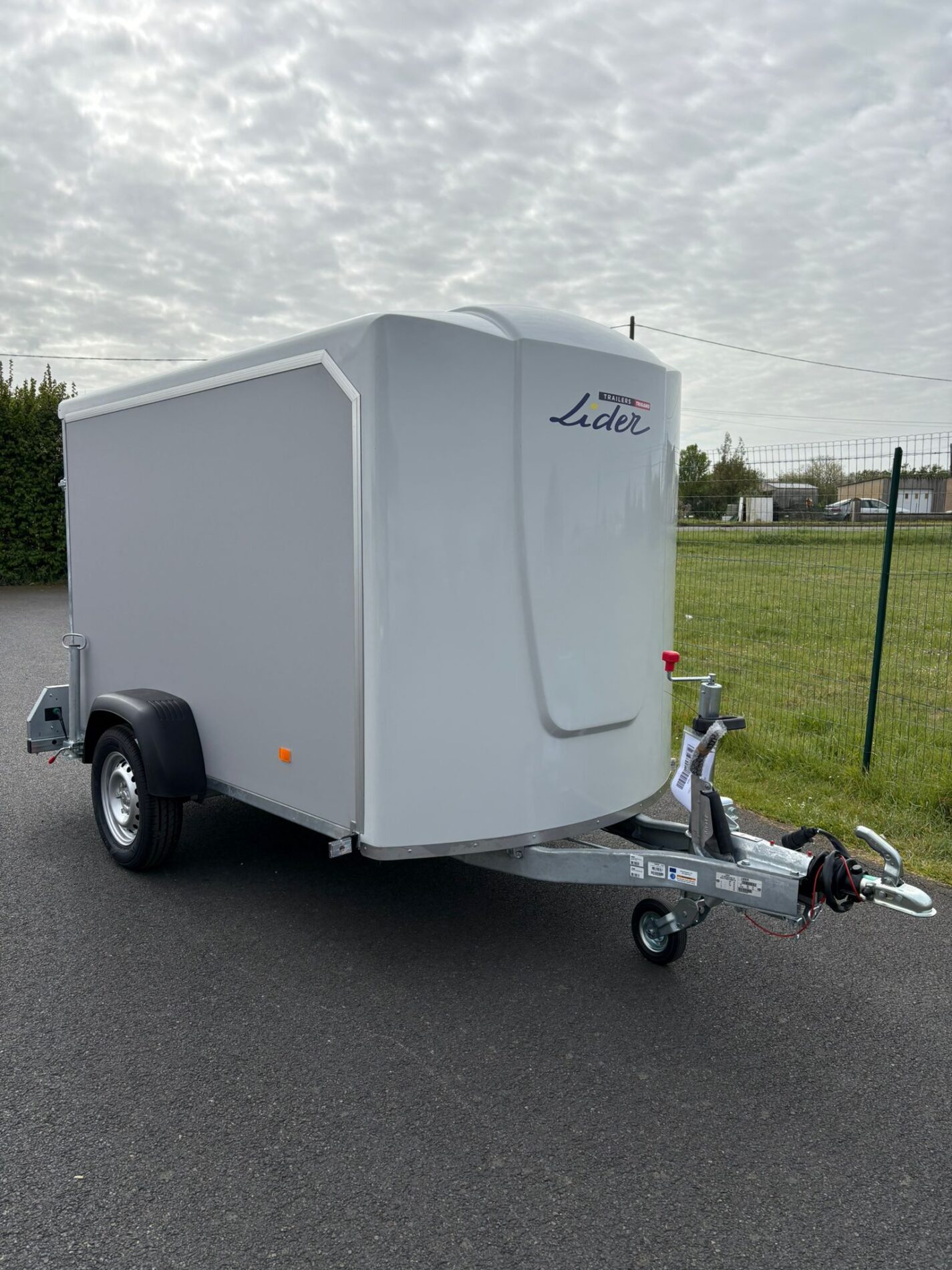 Lire la suite à propos de l’article Remorque lider fourgon 45930   4390 € ttc –