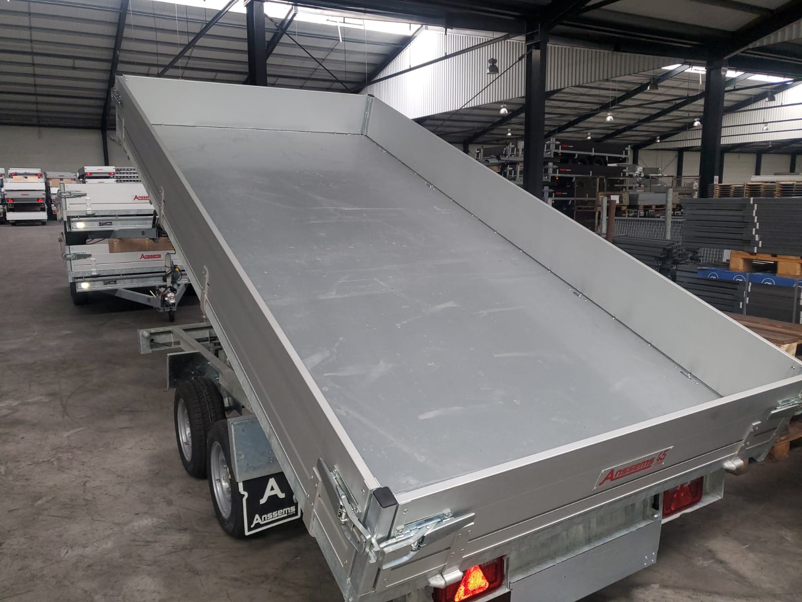 Lire la suite à propos de l’article Remorque benne Anssems  KLT-2 2000  305X150X30   4399 €ttc