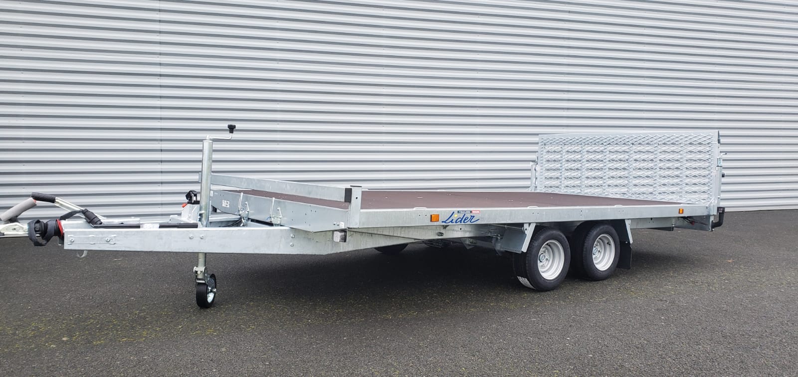 Lire la suite à propos de l’article Remorque Lider plateau roue dessous 44680 /   4490 € TTC   prix promo