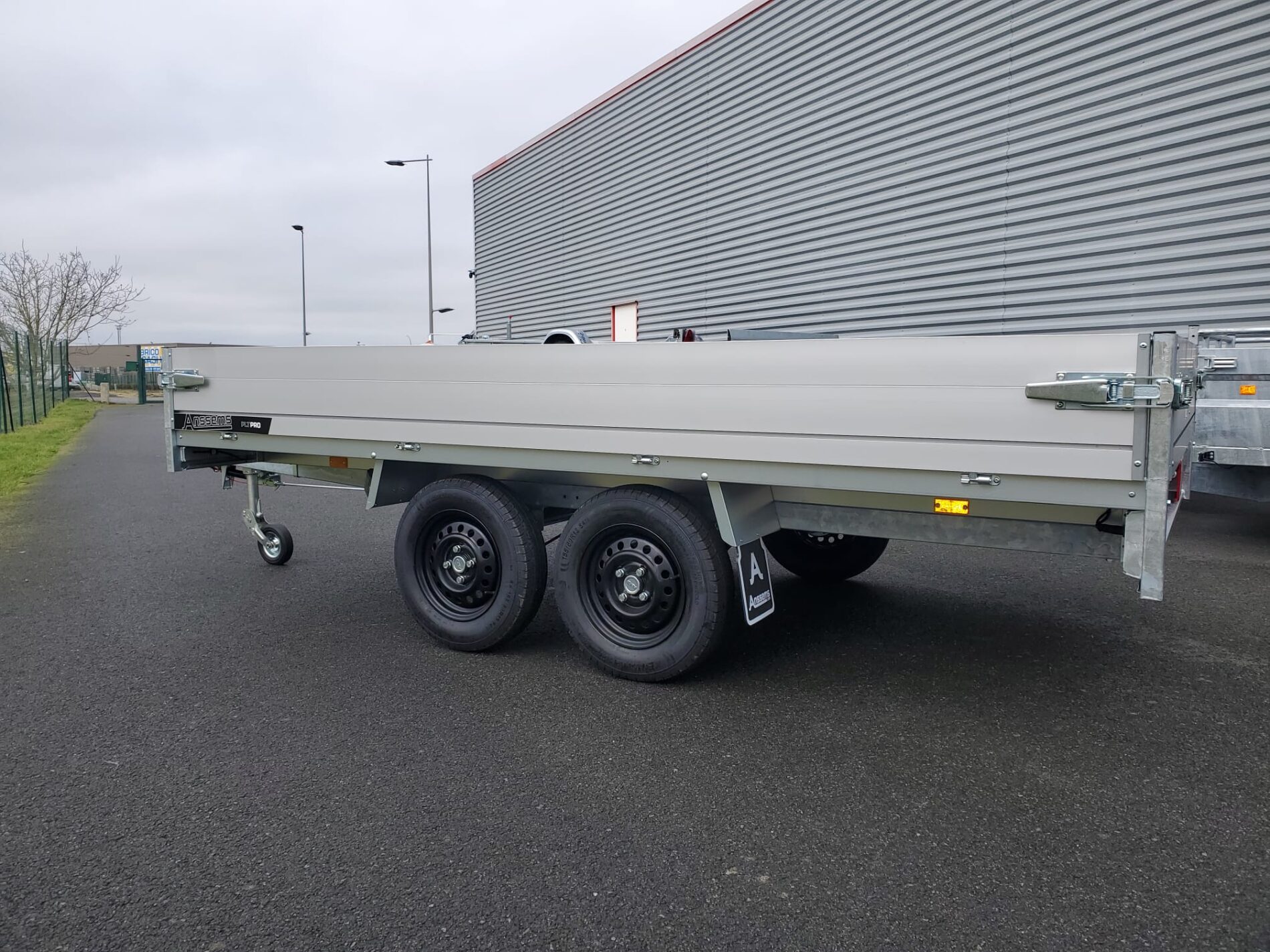 Lire la suite à propos de l’article Remorque roues dessous Anssems PLT2 750  330X180X30 PRO    2590 € ttc