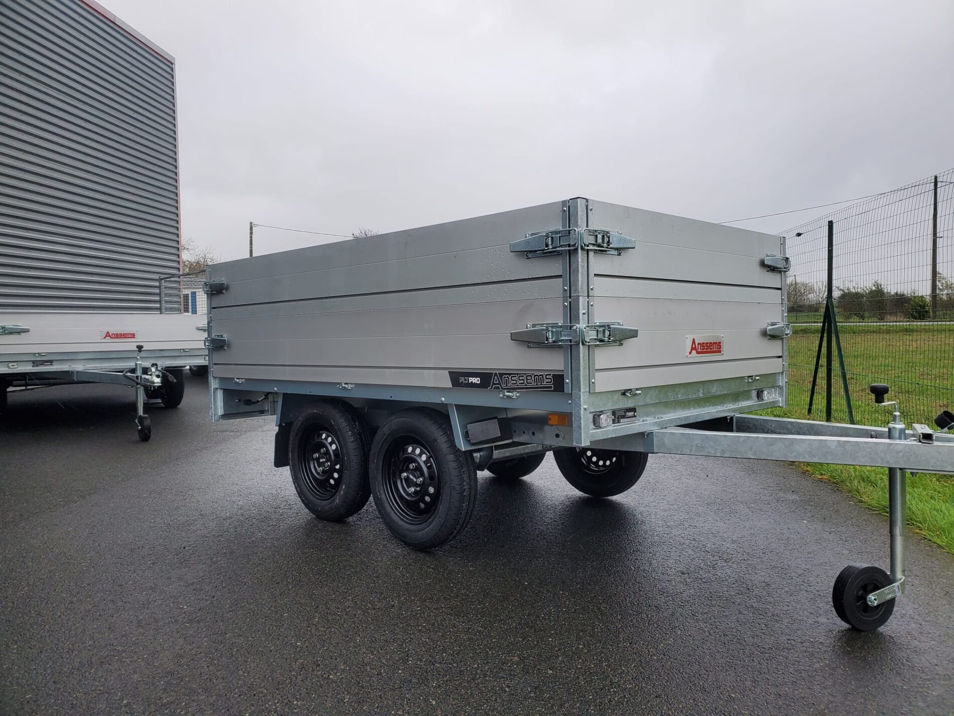 Lire la suite à propos de l’article Remorque roues dessous Anssems PLT2 750   251X150X30 PRO    2199 € ttc ( doubles ridelles en option )