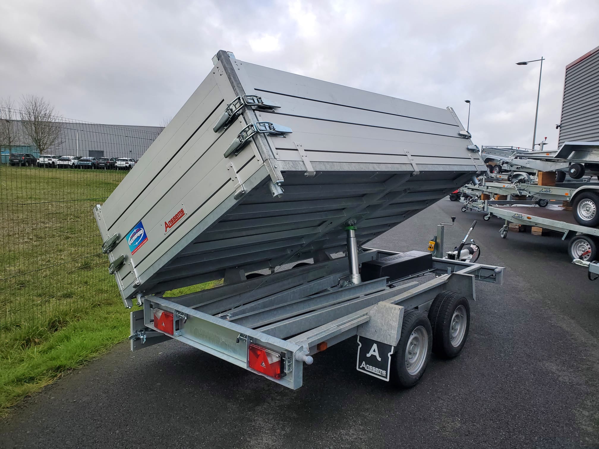 Lire la suite à propos de l’article Remorque Tribenne Anssems KSX 3000 E  305X178X30 PRO    7349 € TTC